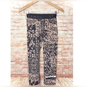 Under Armour | Capri Leggings Crackle Peach/Grey Pattern